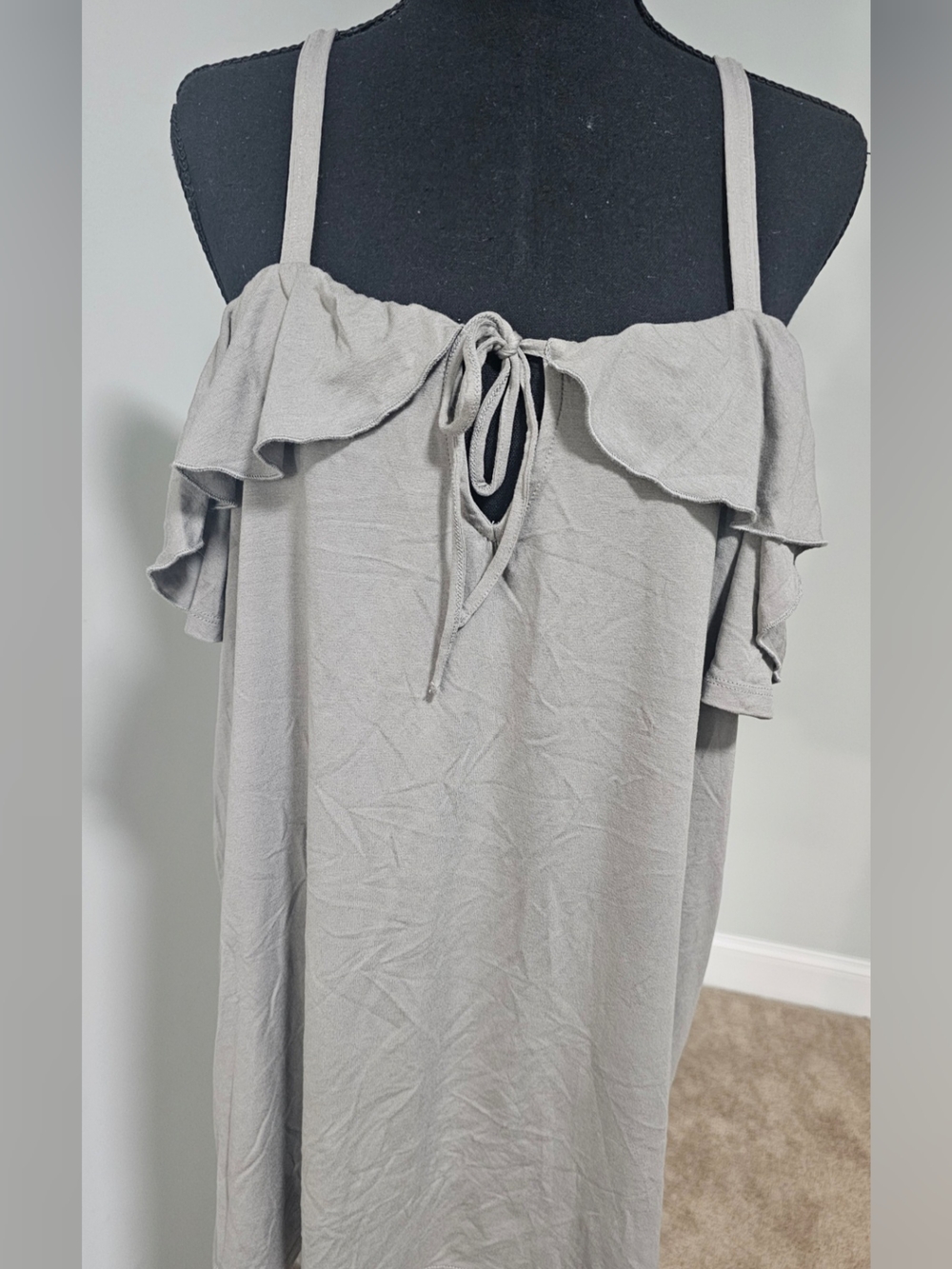 torrid Size 1 Gray Super Soft Knits Cold Shoulder Flowy Short Sleeve Top